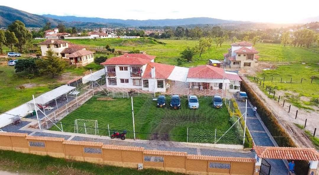 Hostal Villa Anita Вилья-де-Лейва Экстерьер фото